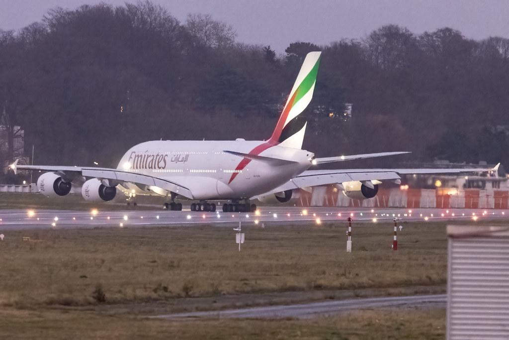 Hamburg Finkenwerder: Emirates (EK / UAE) |  Airbus A380-842 A388 | A6-EVS | MSN 272