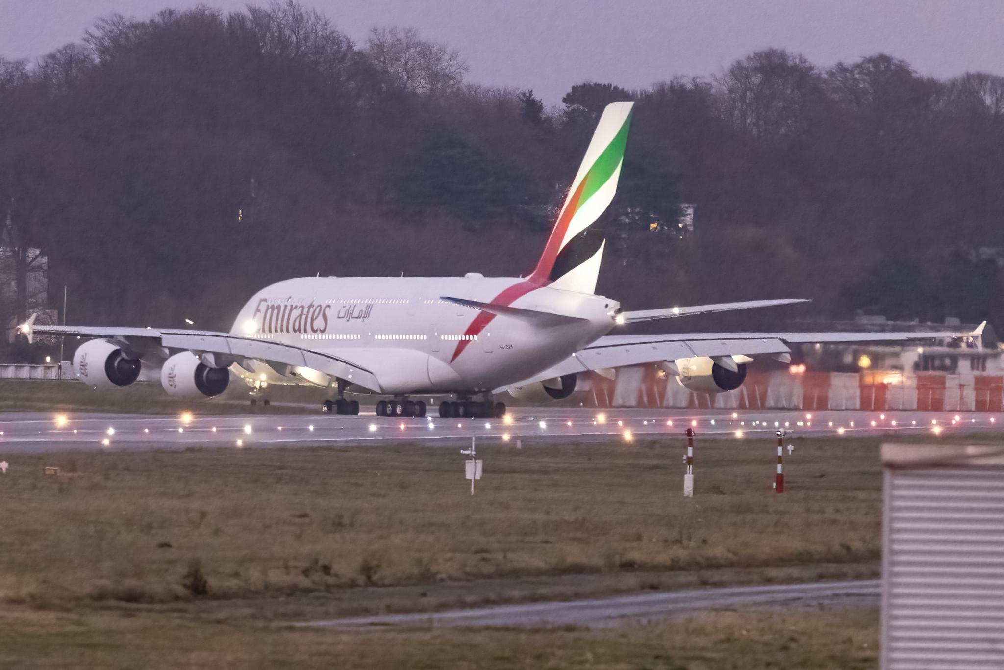 Hamburg Finkenwerder: Emirates (EK / UAE) |  Airbus A380-842 A388 | A6-EVS | MSN 272