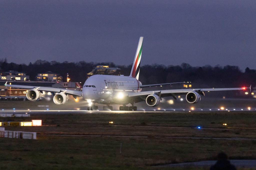 Hamburg Finkenwerder: Emirates (EK / UAE) |  Airbus A380-842 A388 | A6-EVS | MSN 272