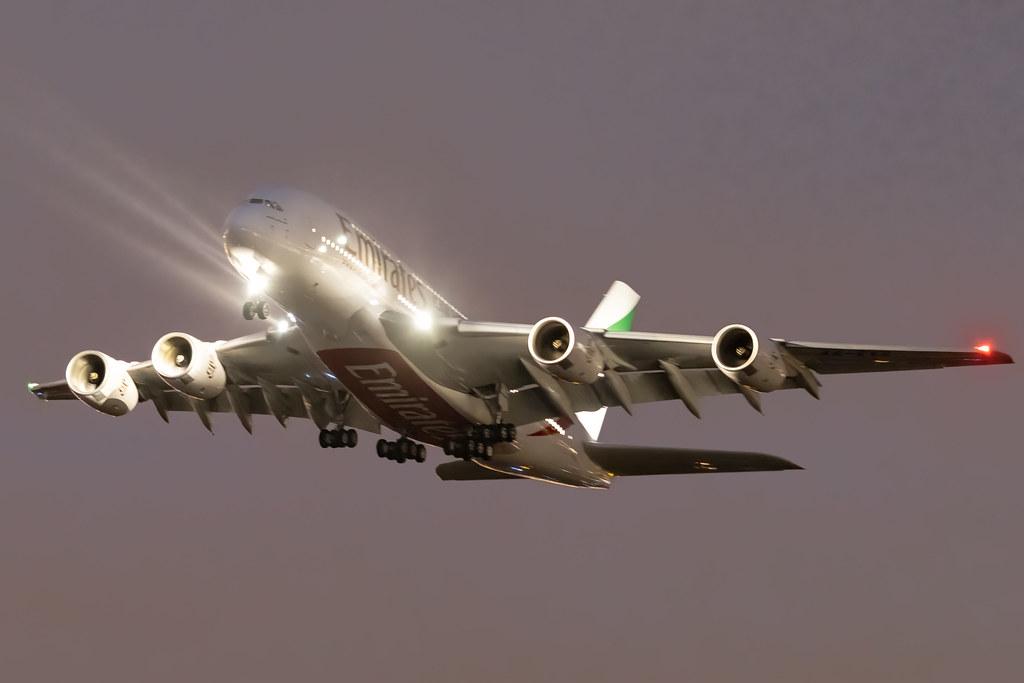 Hamburg Finkenwerder: Emirates (EK / UAE) |  Airbus A380-842 A388 | A6-EVS | MSN 272