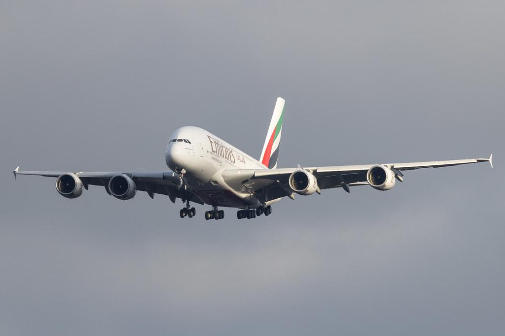 Hamburg Airport: Emirates (EK / UAE) |  Airbus A380-861 A388 | A6-EOC | MSN 165