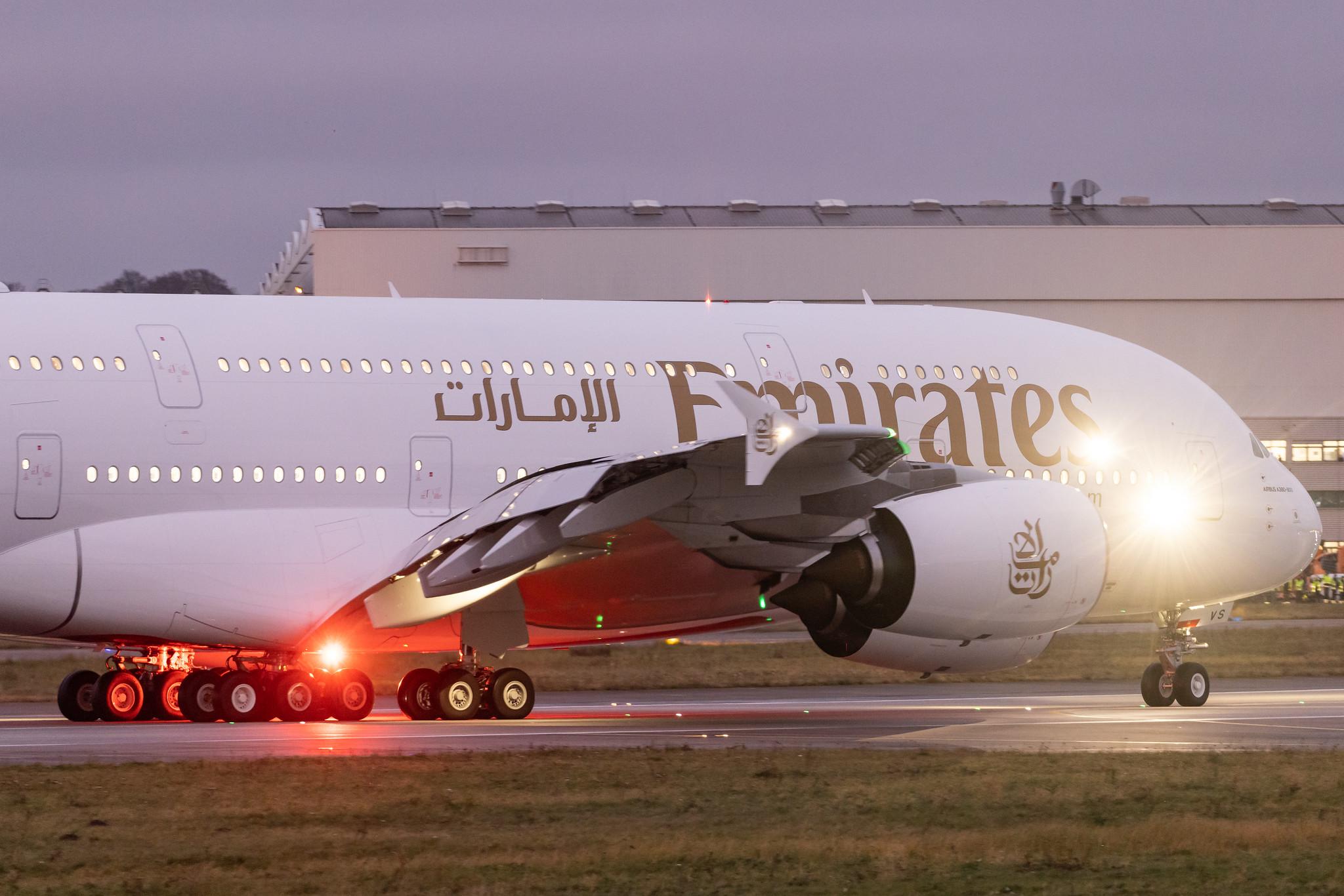 Hamburg Finkenwerder: Emirates (EK / UAE) |  Airbus A380-842 A388 | A6-EVS | MSN 272