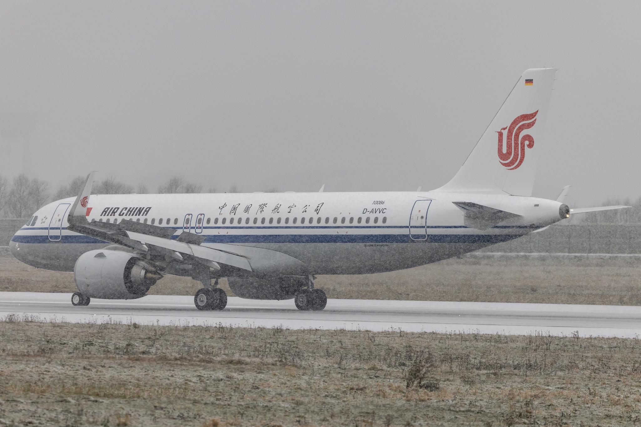 Hamburg Finkenwerder: Air China (CA / CCA) |  Airbus A320-251N A20N | D-AVVC (B-326V) | MSN 10086