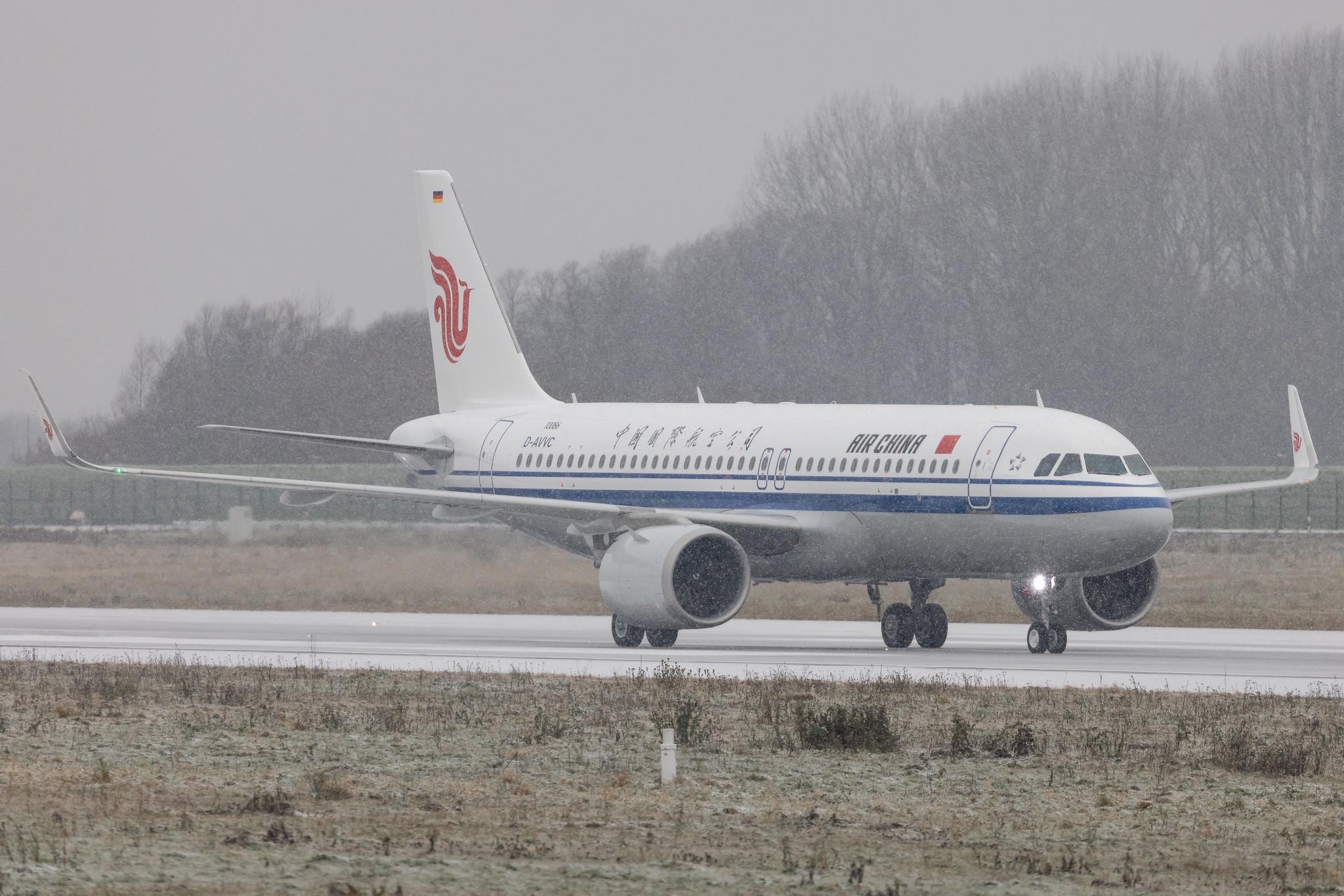 Hamburg Finkenwerder: Air China (CA / CCA) |  Airbus A320-251N A20N | D-AVVC (B-326V) | MSN 10086