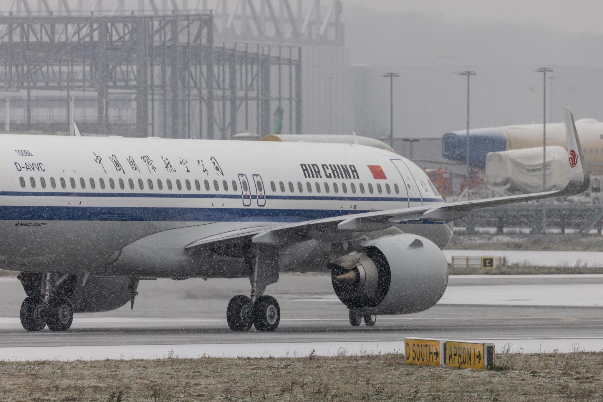 Hamburg Finkenwerder: Air China (CA / CCA) |  Airbus A320-251N A20N | D-AVVC (B-326V) | MSN 10086