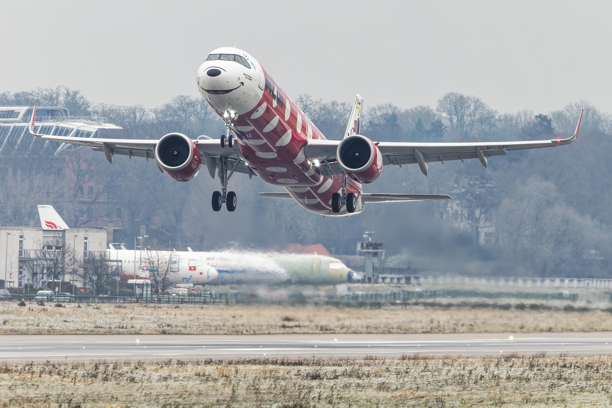 Hamburg Finkenwerder: Azul Linhas Aéreas Brasileiras  (AD / AZU) | Livery: Minnie Mouse - Walt Disney World | Airbus A321-251NX A21N | D-AVWX (PR-YJF) | MSN 10793