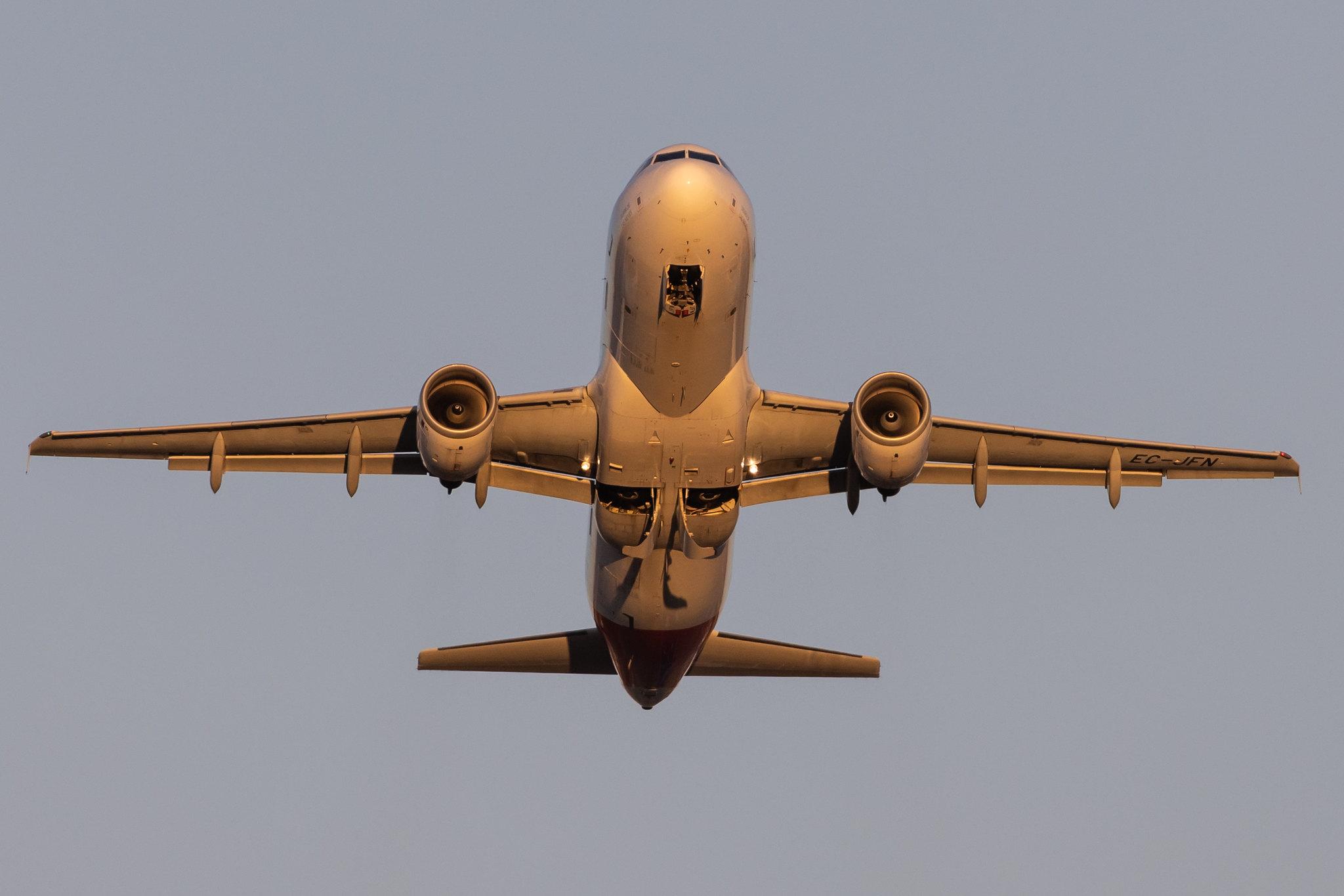 Hamburg Airport: Iberia (IB / IBE) |  Airbus A320-214 A320 | EC-JFN | MSN 2391