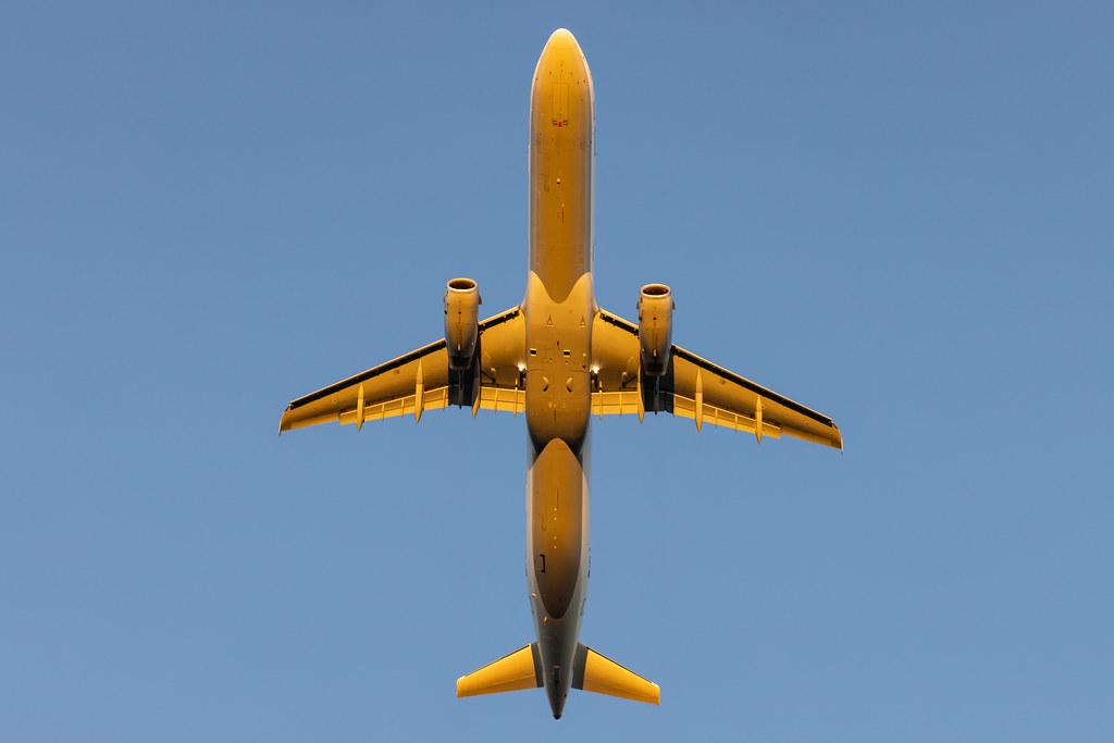 Hamburg Airport: Lufthansa (LH / DLH) |  Airbus A321-231 A321 | D-AIST | MSN 4005