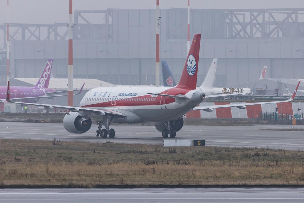 Hamburg Finkenwerder: Sichuan Airlines (3U / CSC) |  Airbus A320-271N A20N | D-AUBL (B-322U) | MSN 10127