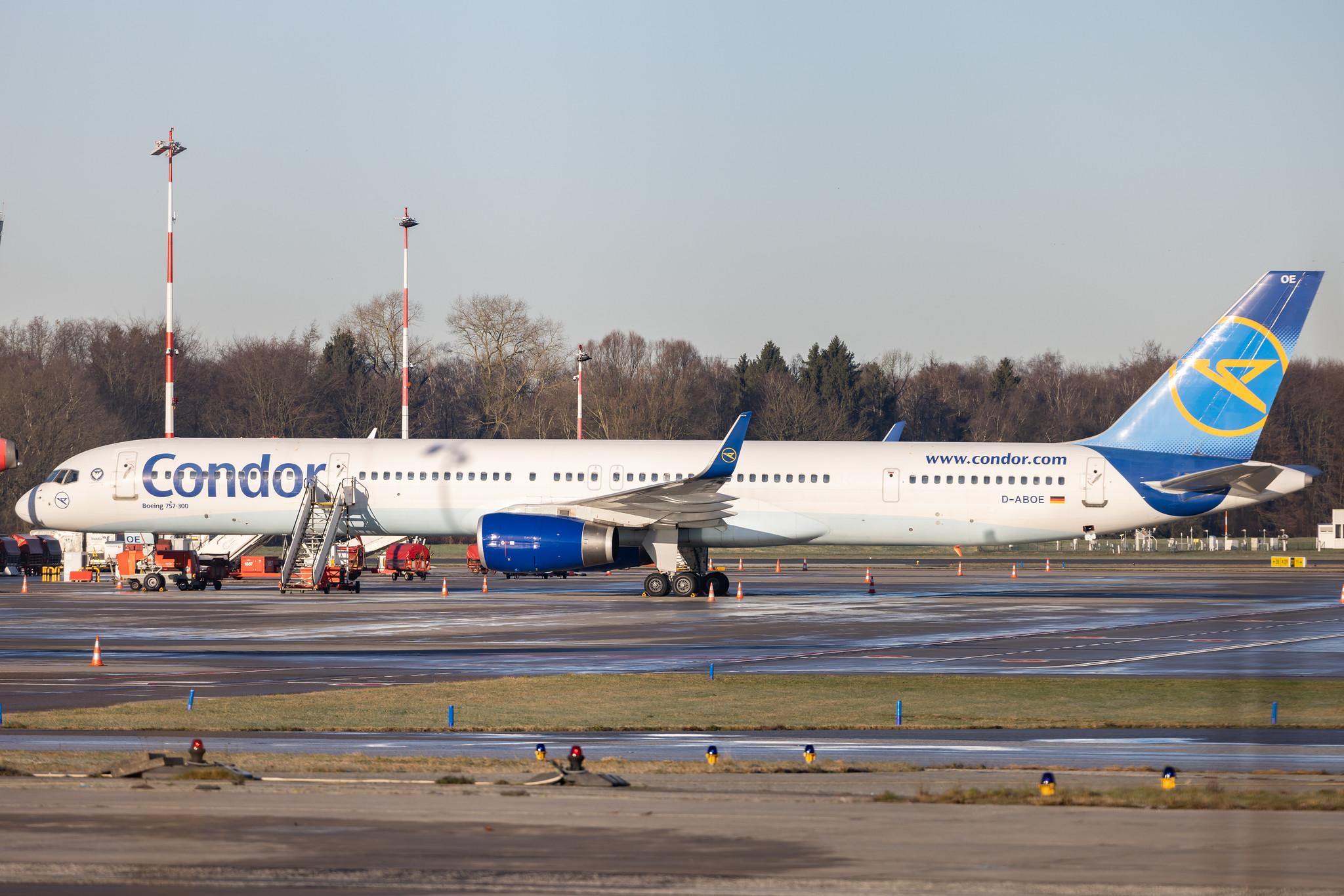 Hamburg Airport: Condor (DE / CFG) |  Boeing 757-330 B753 | D-ABOE | MSN 29012