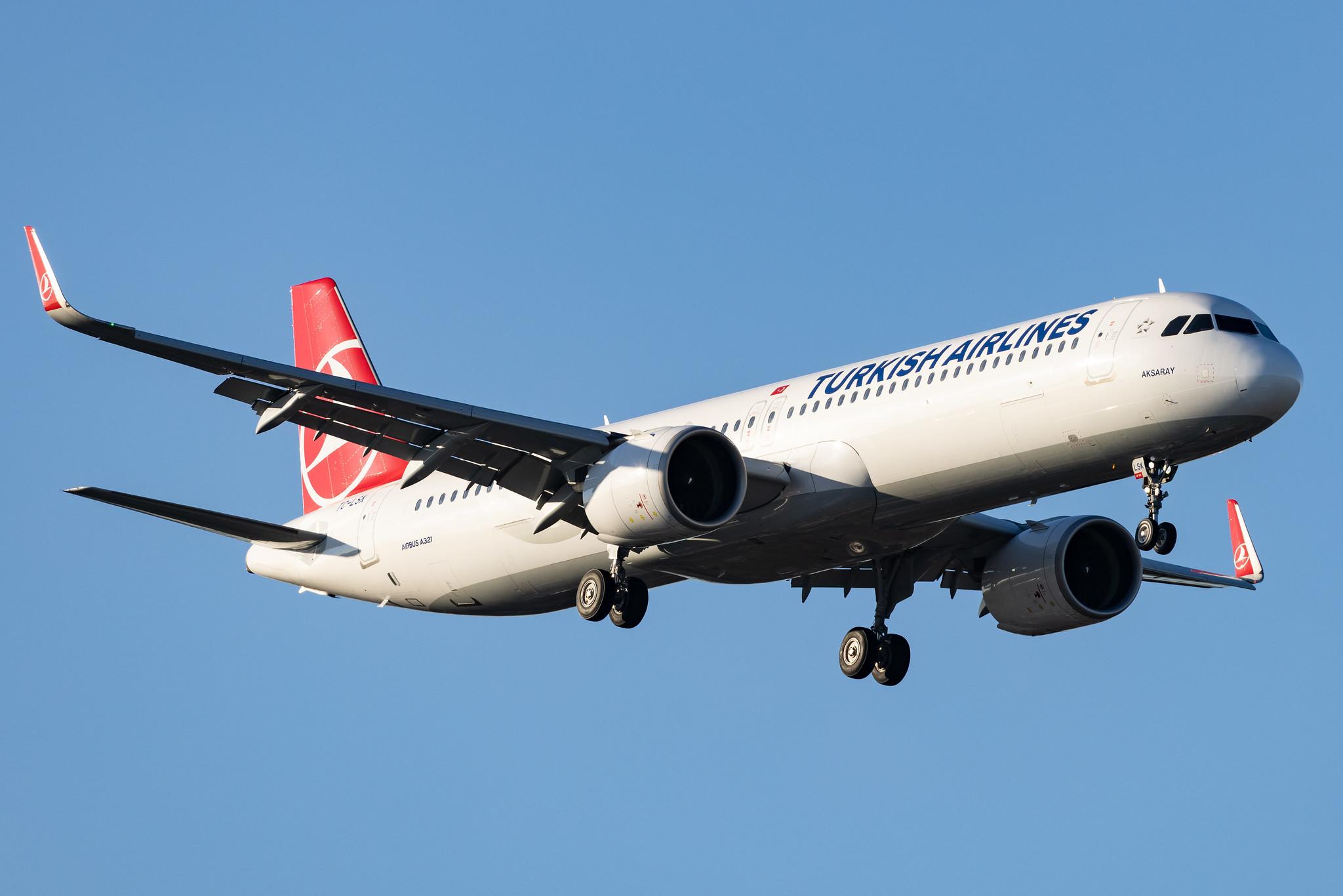 Hamburg Airport: Turkish Airlines (TK / THY) |  Airbus A321-271NX A21N | TC-LSK | MSN 9082