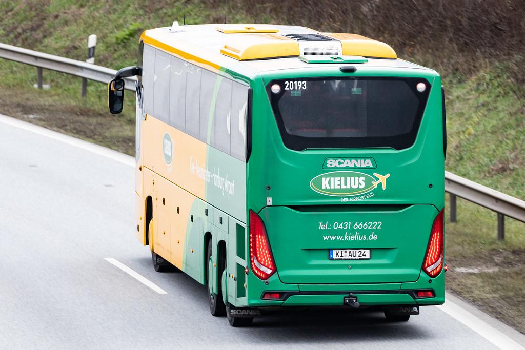 Hamburg Airport: Der Kielius auf dem Weg nach Kiel auf der Flughafenumgehung B433.