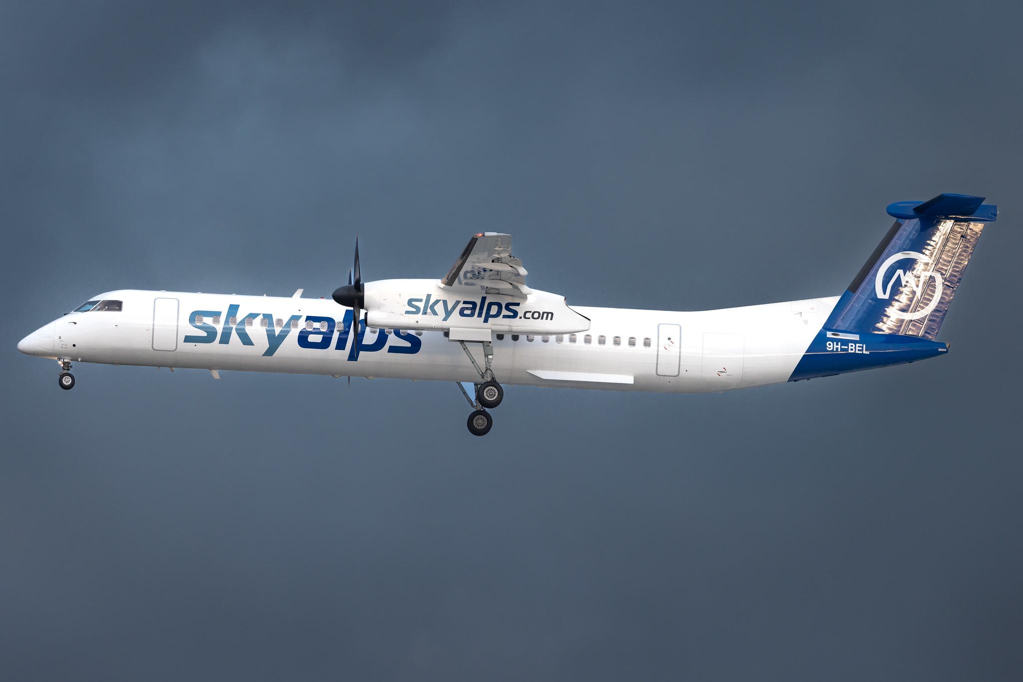 Hamburg Airport: Luxwing (BN / LWG) |  De Havilland Canada Dash 8-400 DH8D | 9H-BEL | MSN 4230