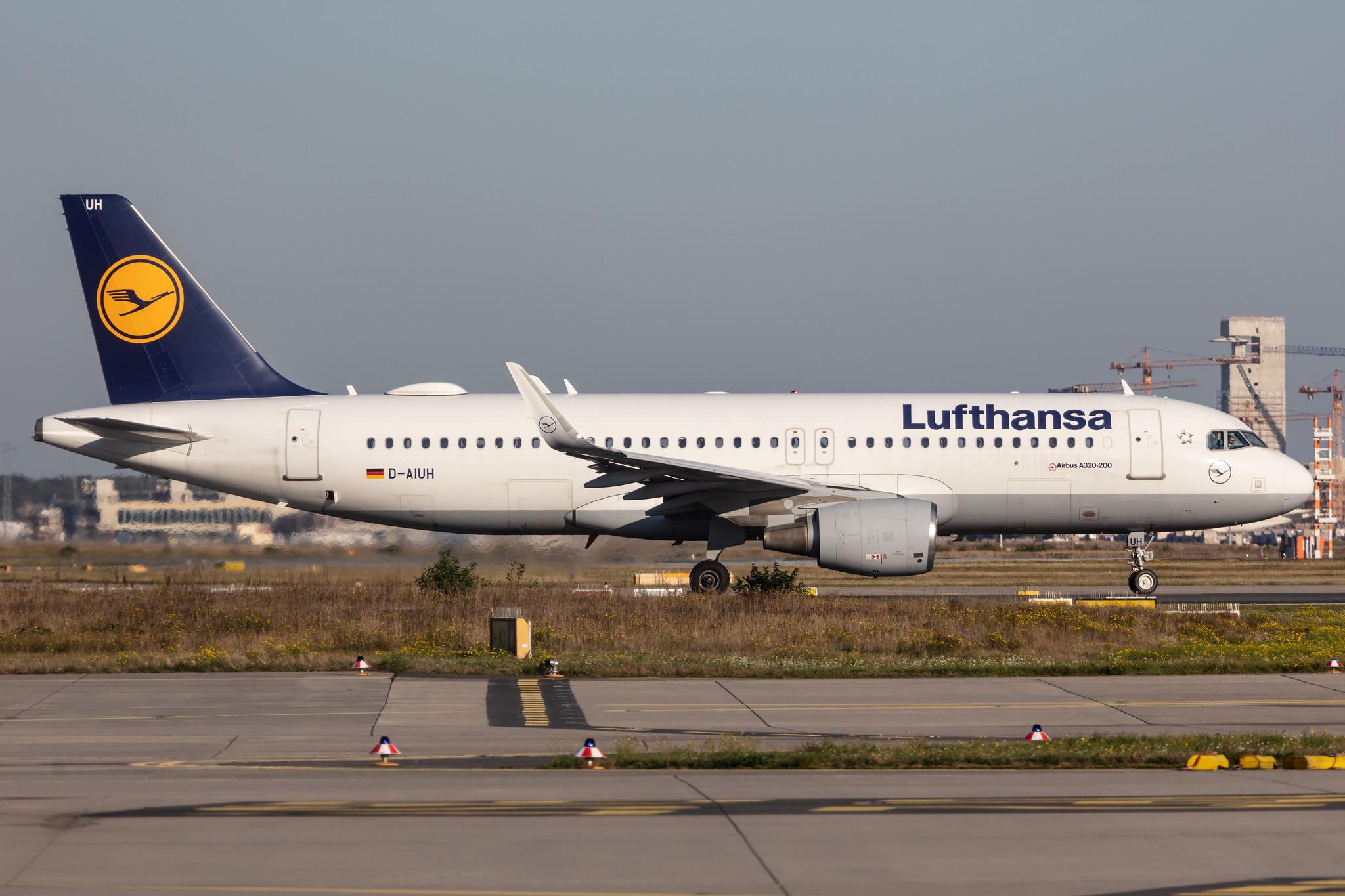 Frankfurt Airport: Lufthansa (LH / DLH) |  Airbus A320-214 A320 | D-AIUH | MSN 6225