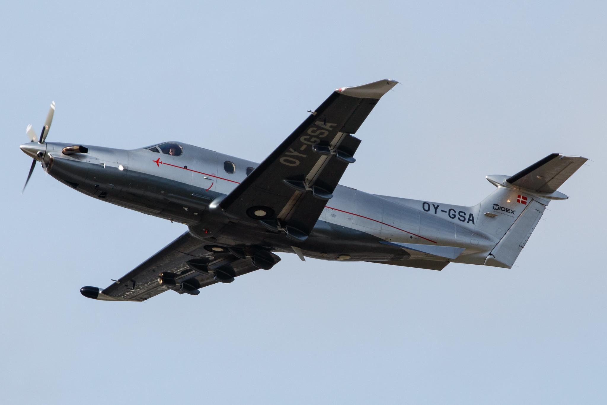 Flughafen Berlin Brandenburg: Flexflight (W2 / FXT) |  Pilatus PC-12/45 PC12 | OY-GSA | MSN 421