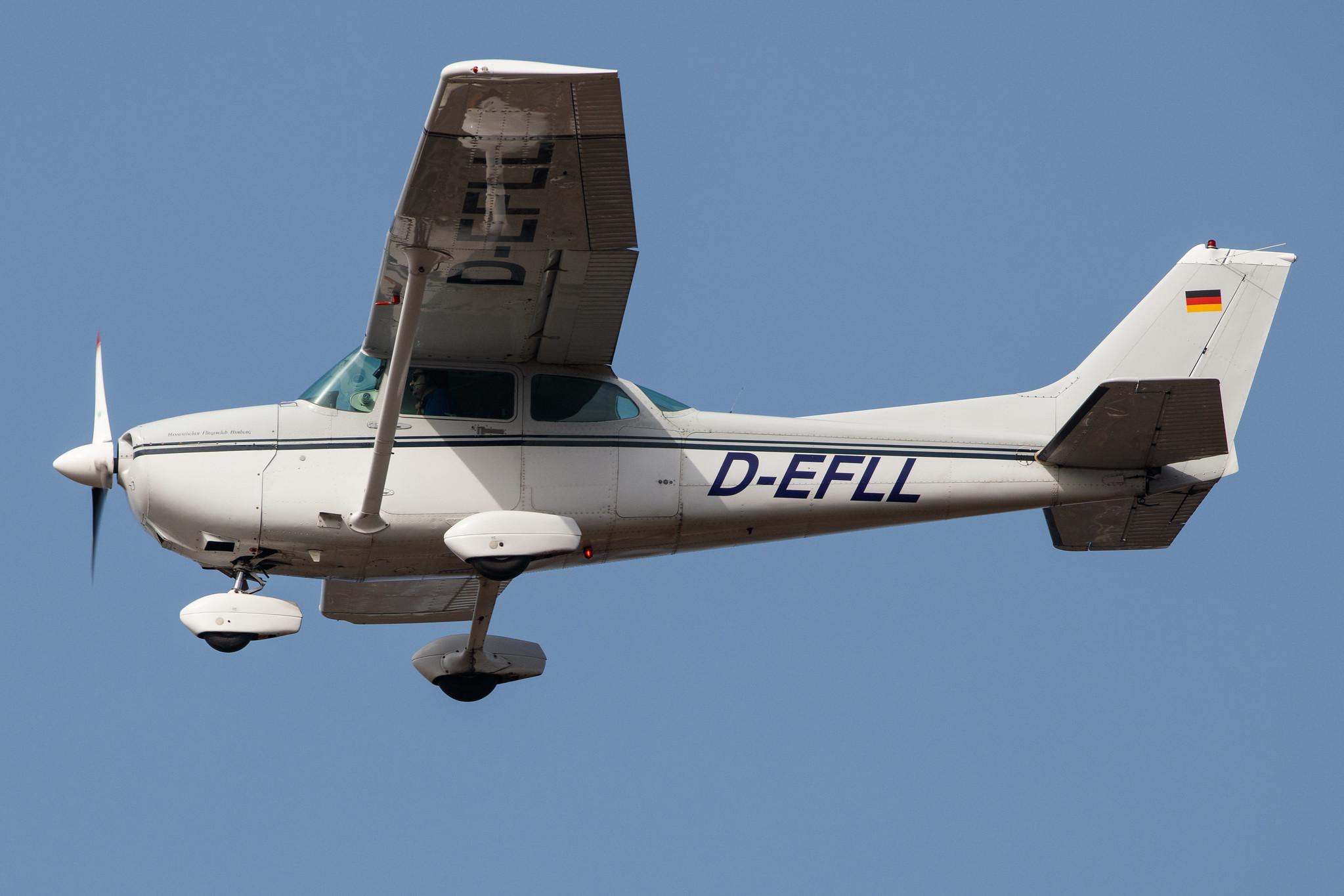 Hamburg Airport: Private owner |  Cessna 172P Skyhawk C172 | D-EFLL | MSN 172-75489