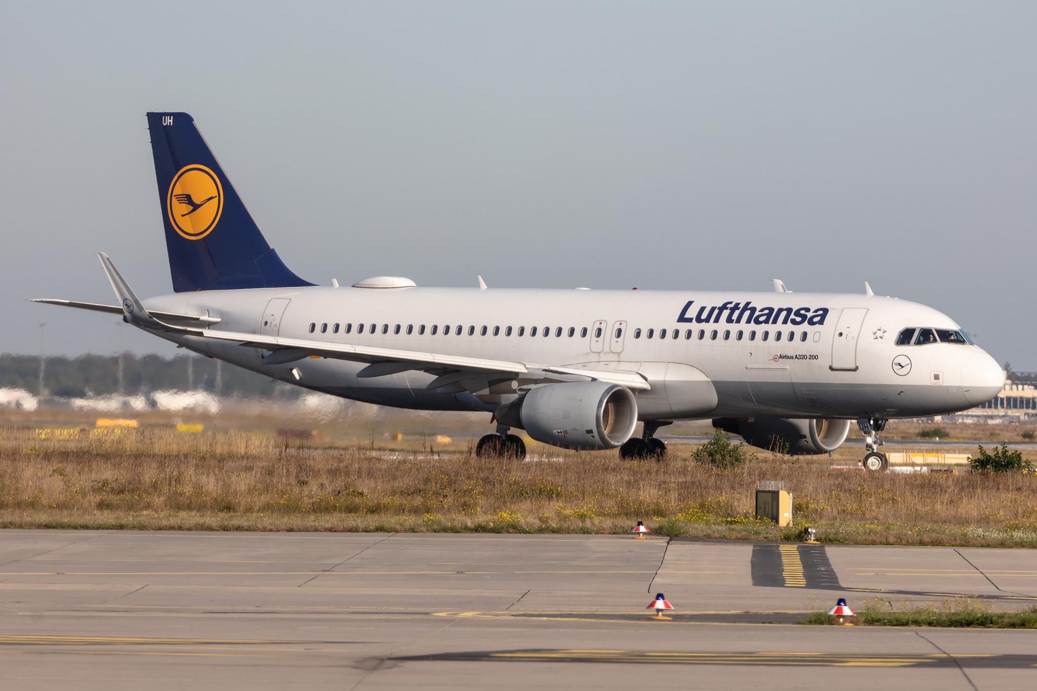 Frankfurt Airport: Lufthansa (LH / DLH) |  Airbus A320-214 A320 | D-AIUH | MSN 6225