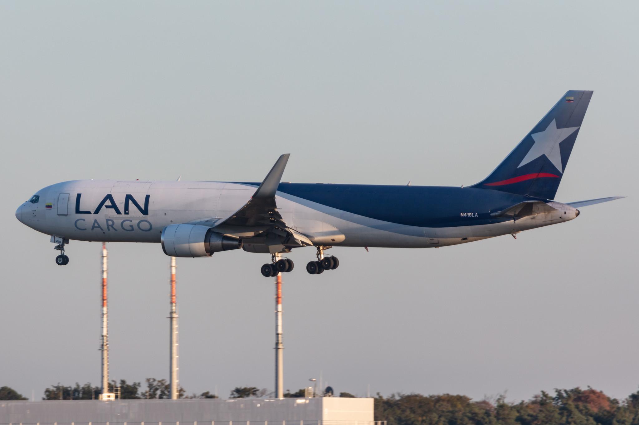 Frankfurt Airport: LATAM Cargo (UC / LCO) | Operator: LATAM Cargo Colombia |  Boeing 767-316F(ER) B763 | N418LA | MSN 34246