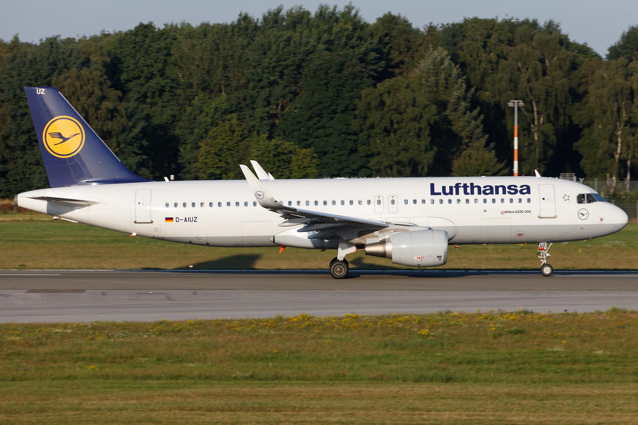 Hamburg Airport: Lufthansa (LH / DLH) |  Airbus A320-214 A320 | D-AIUZ | MSN 7625