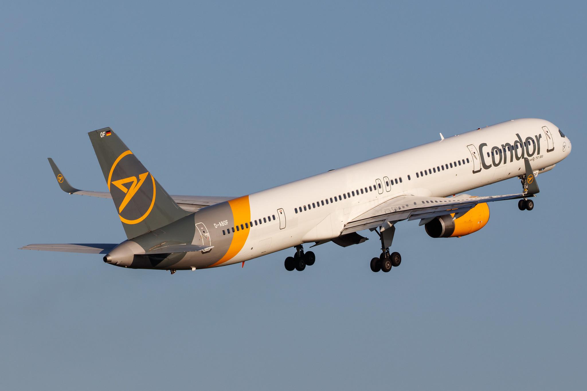 Hamburg Airport: Condor (DE / CFG) |  Boeing 757-330 B753 | D-ABOF | MSN 29013