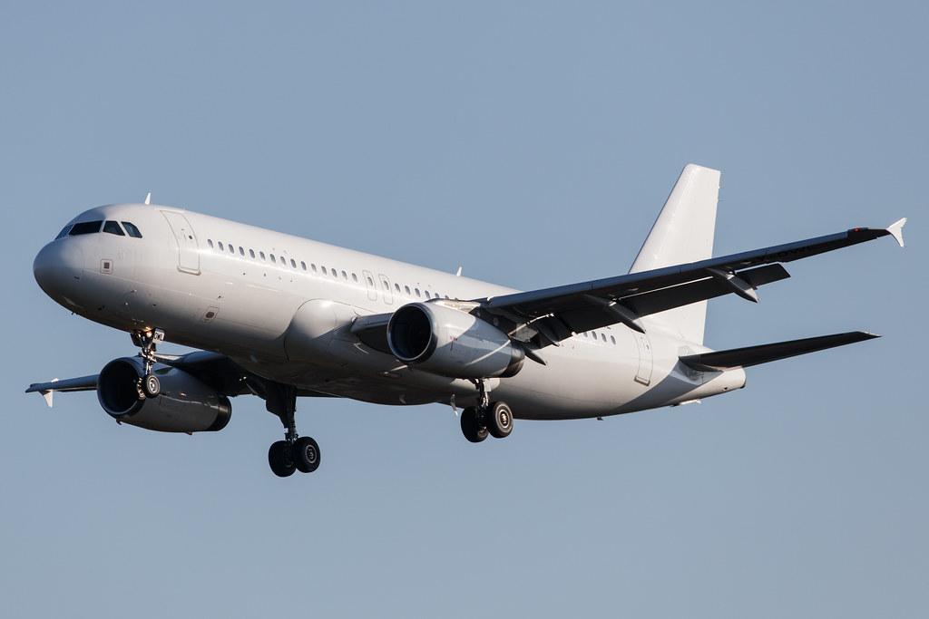 Hamburg Airport: GetJet Airlines (GW / GJT) |  Airbus A320-232 A320 | LY-OWL | MSN 2029