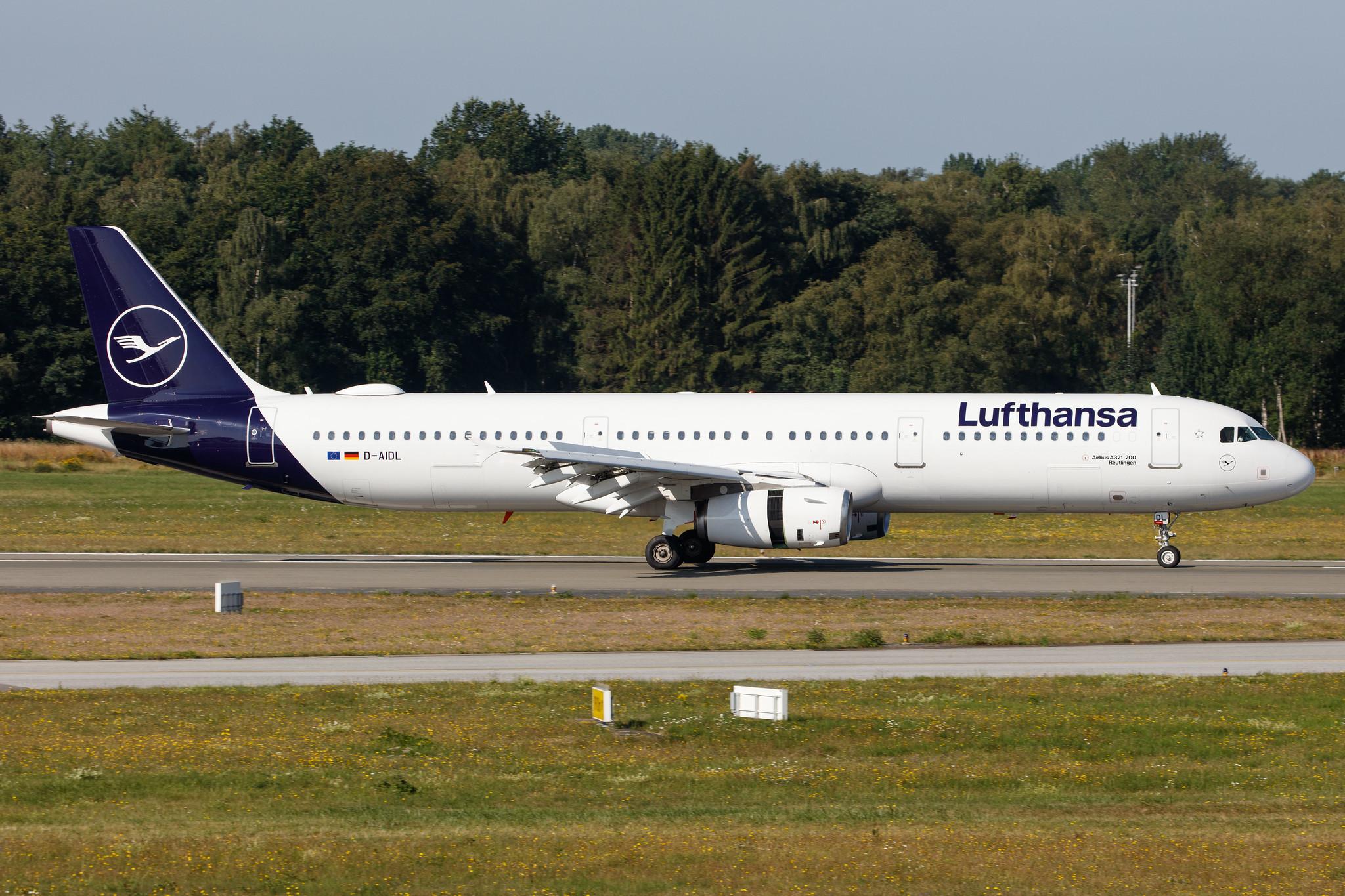 Hamburg Airport: Lufthansa (LH / DLH) |  Airbus A321-231 A321 | D-AIDL | MSN 4881