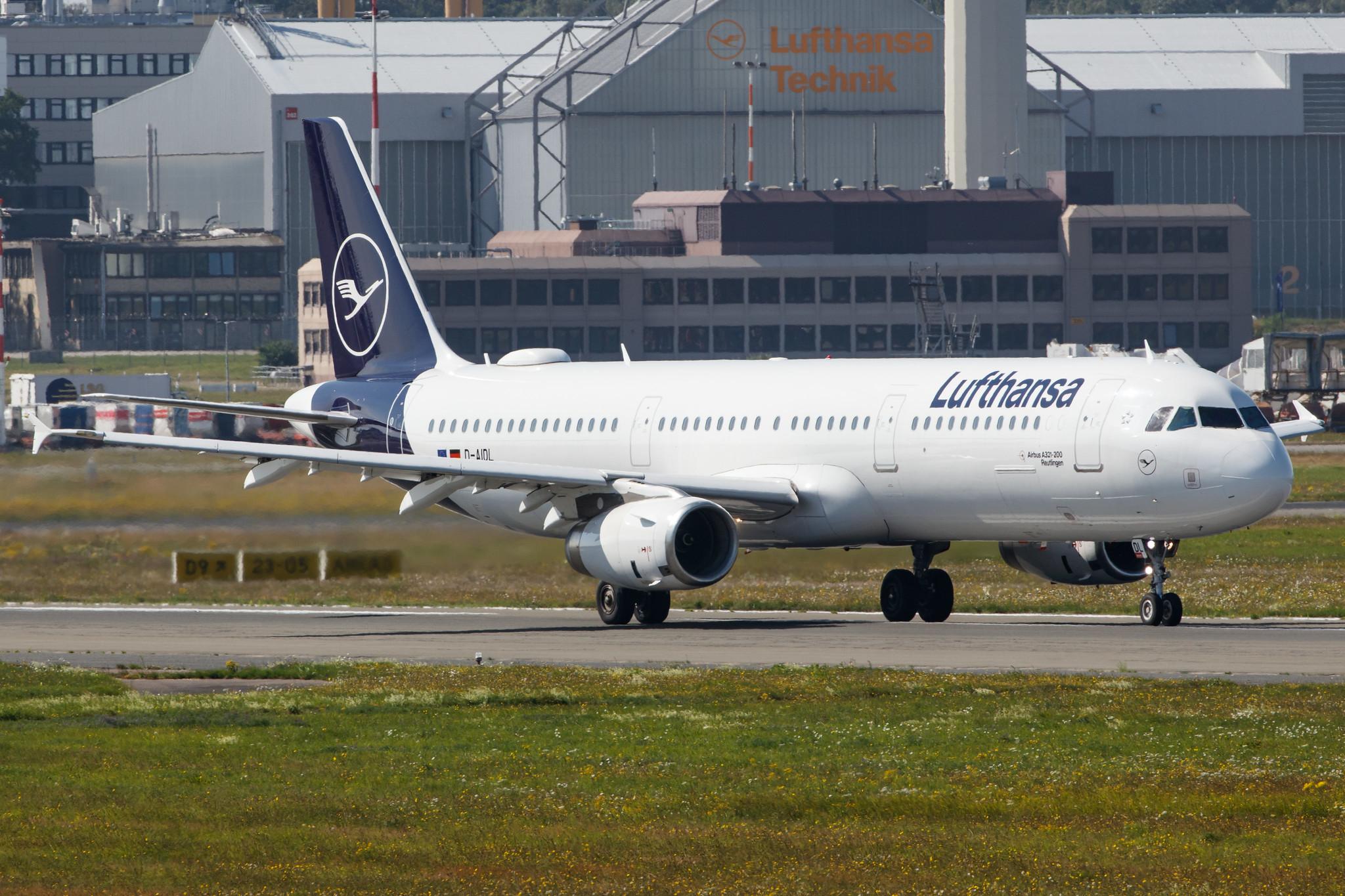 Hamburg Airport: Lufthansa (LH / DLH) |  Airbus A321-231 A321 | D-AIDL | MSN 4881