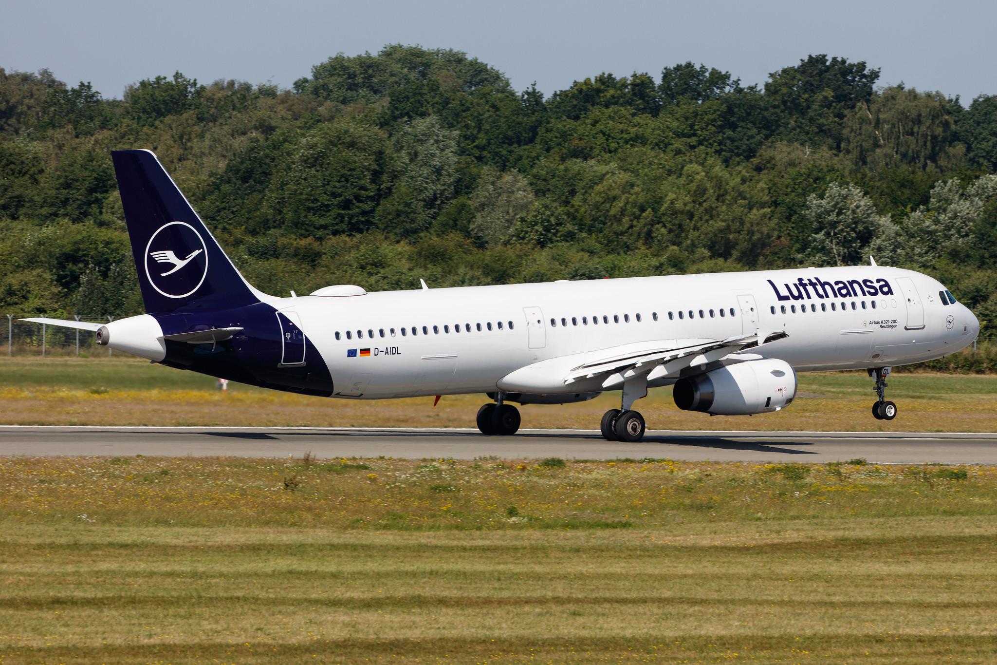 Hamburg Airport: Lufthansa (LH / DLH) |  Airbus A321-231 A321 | D-AIDL | MSN 4881