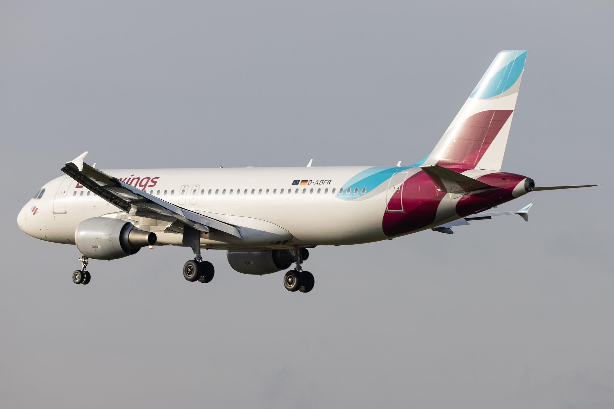 Hamburg Airport: Eurowings (EW / EWG) | Operator: Eurowings Europe |  Airbus A320-214 A320 | D-ABFR | MSN 4631