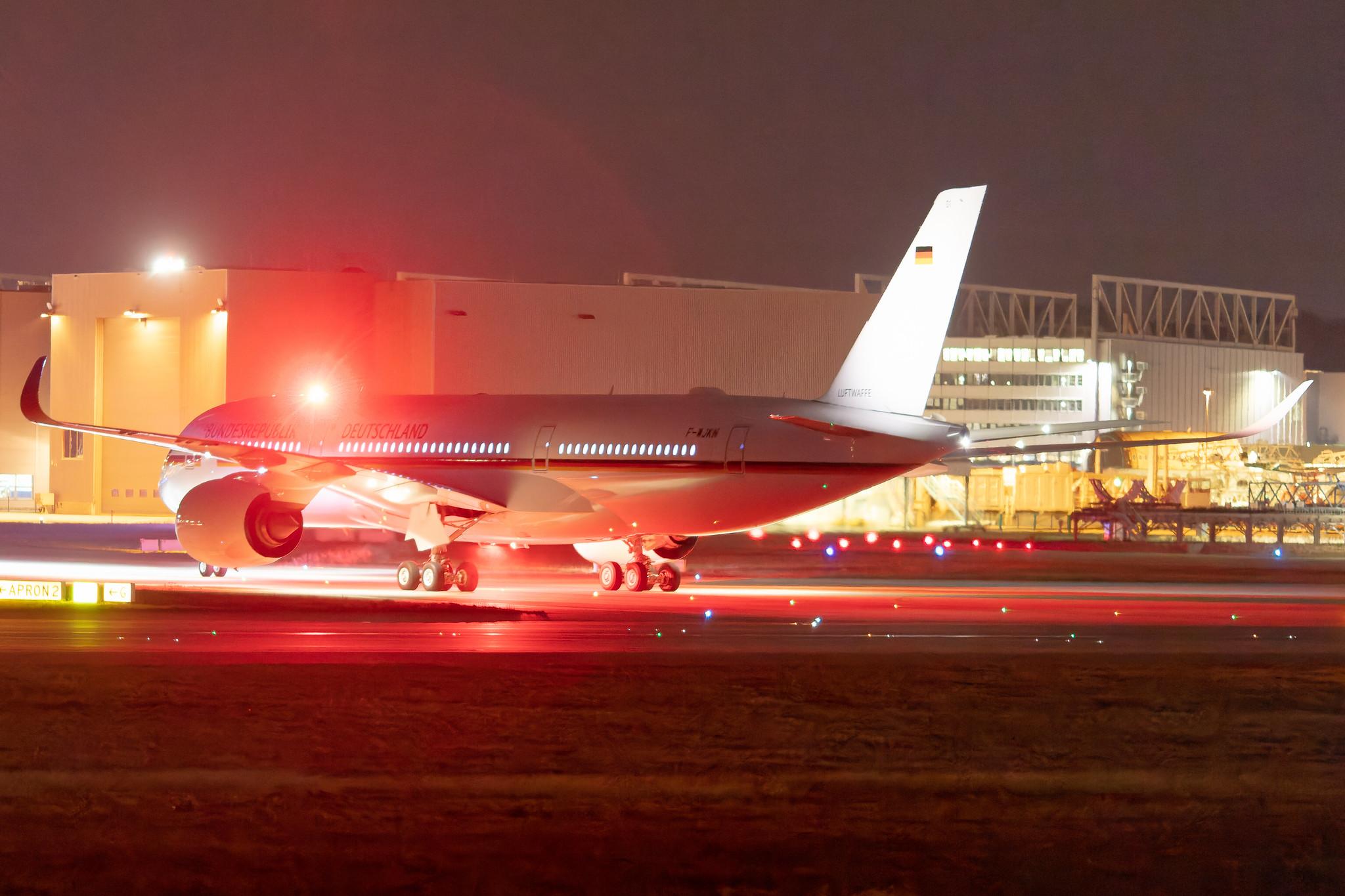 Hamburg Finkenwerder: German Air Force (/ GAF) |  Airbus A350-941 A359 | F-WJKN (D-AGVT, 10+01 | MSN 0468)