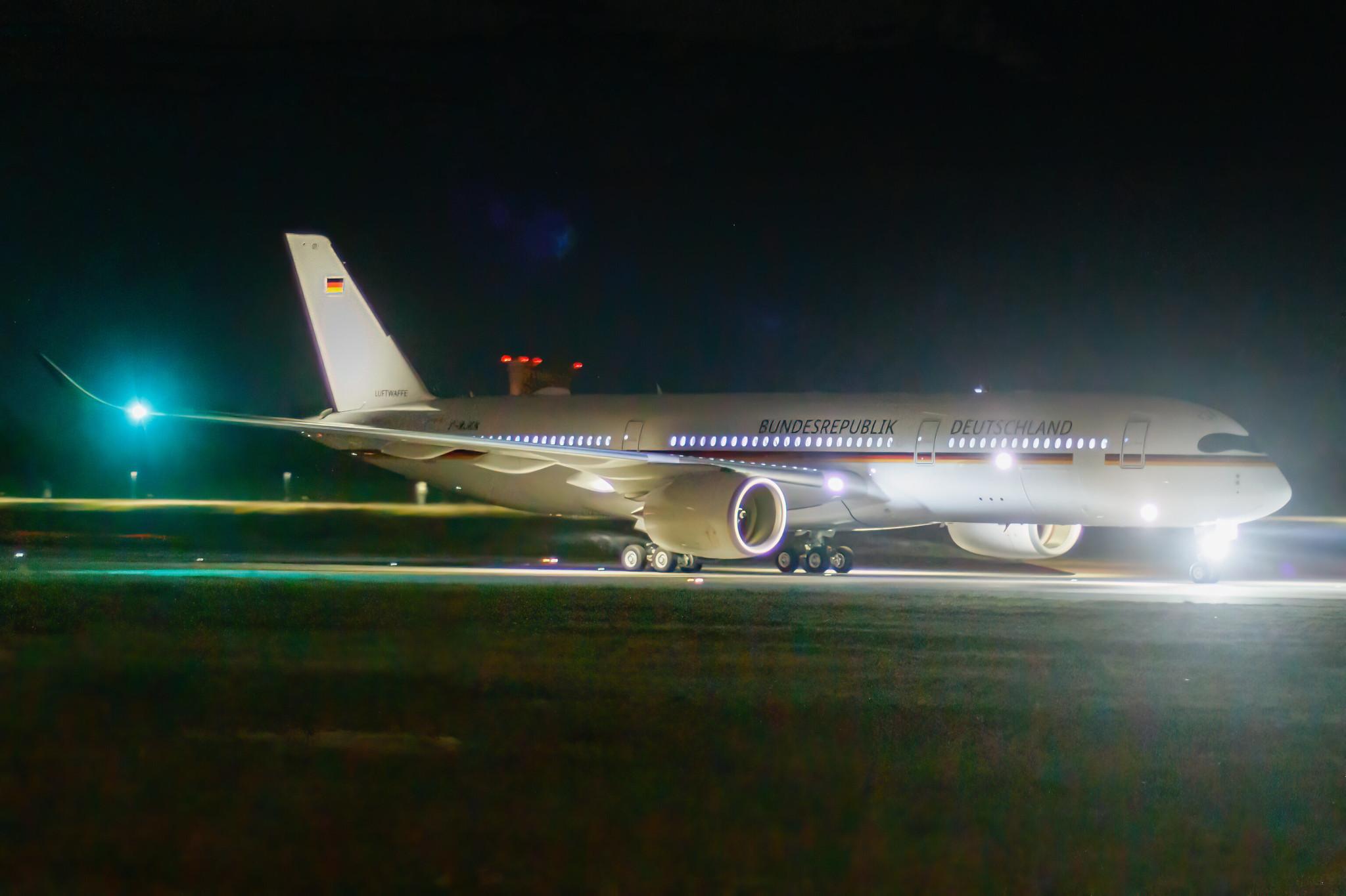 Hamburg Finkenwerder: German Air Force (/ GAF) |  Airbus A350-941 A359 | F-WJKN (D-AGVT, 10+01 | MSN 0468)