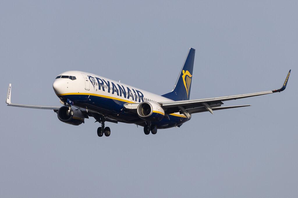 Hamburg Airport: Ryanair (FR / RYR) |  Boeing 737-8AS B738 | EI-EKF | MSN 35025