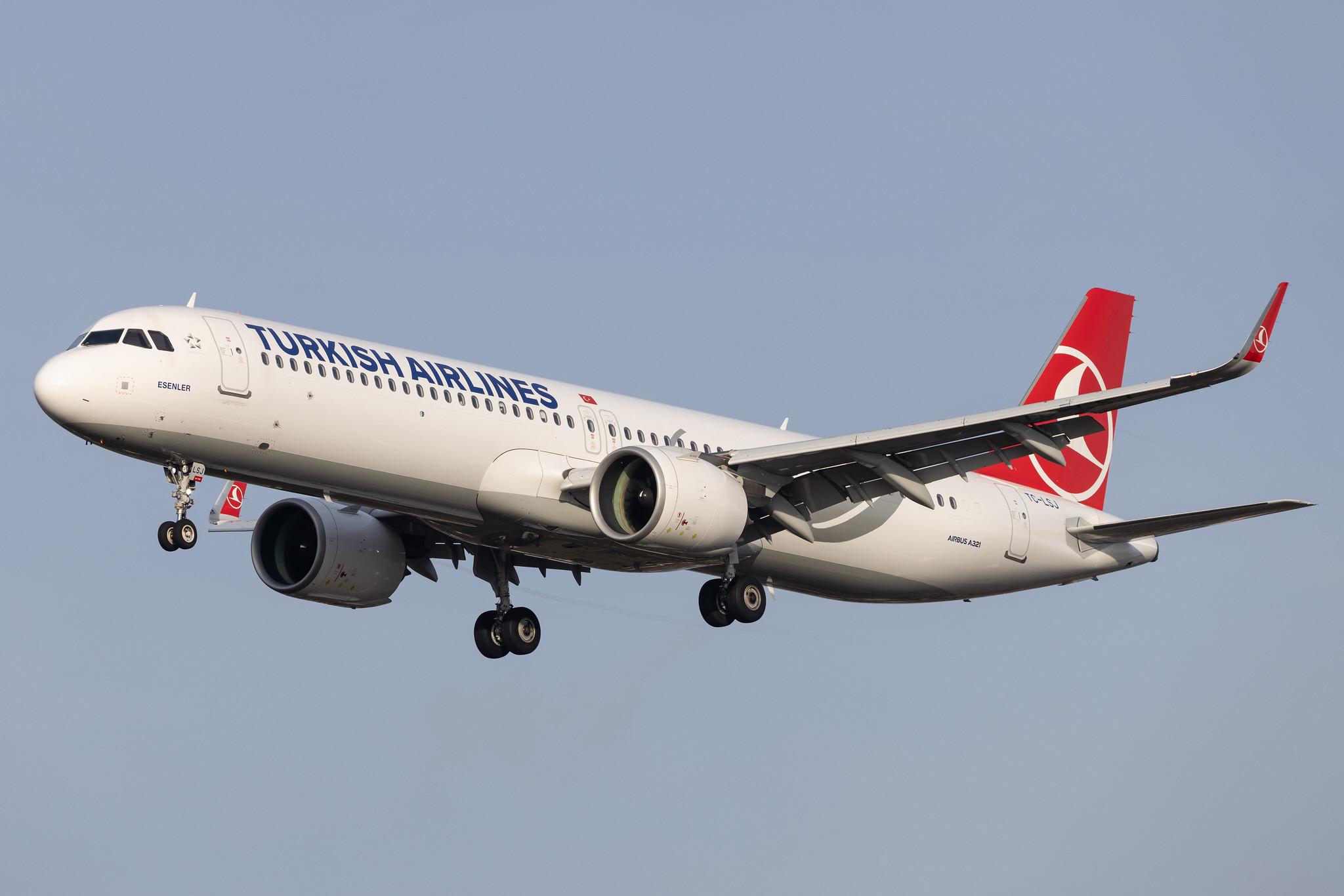 Hamburg Airport: Turkish Airlines (TK / THY) |  Airbus A321-271NX A21N | TC-LSJ | MSN 08957