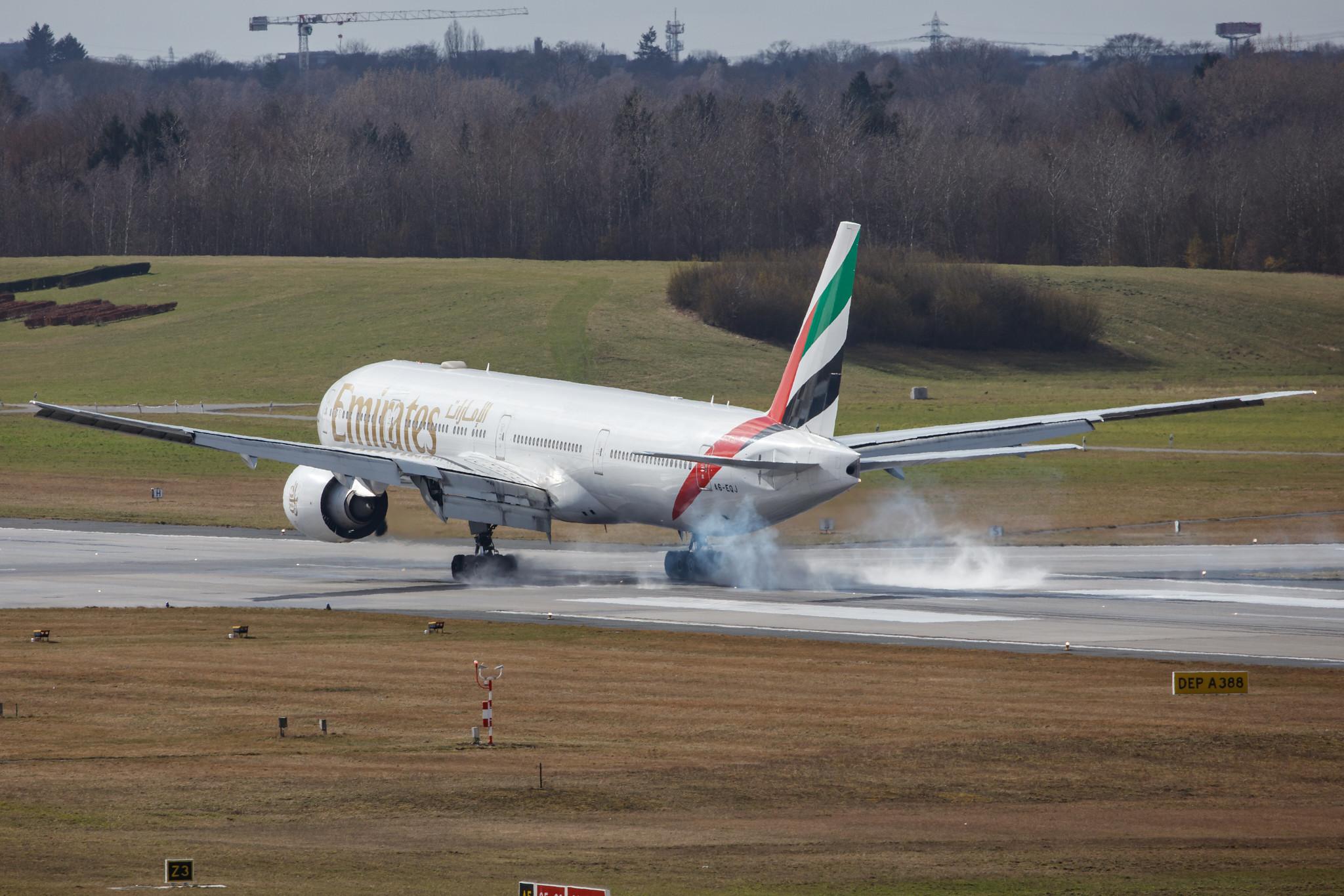Hamburg Airport: Emirates (EK / UAE) |  Boeing 777-31H(ER) B77W | A6-EQJ | MSN 42355