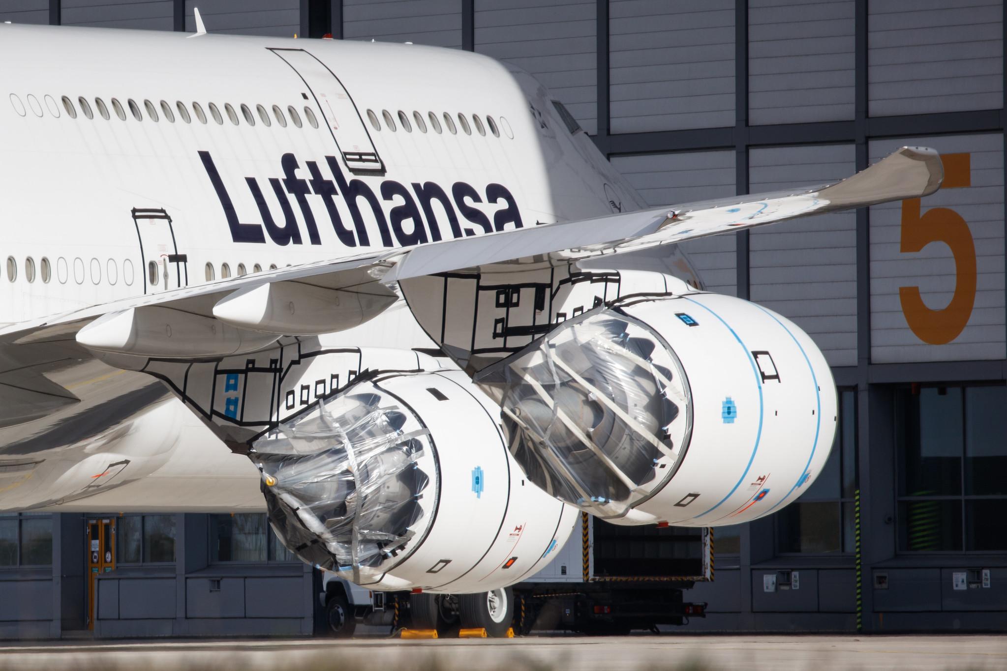 Hamburg Airport: Lufthansa (LH / DLH) |  Boeing 747-830 B748 | D-ABYA | MSN 37827