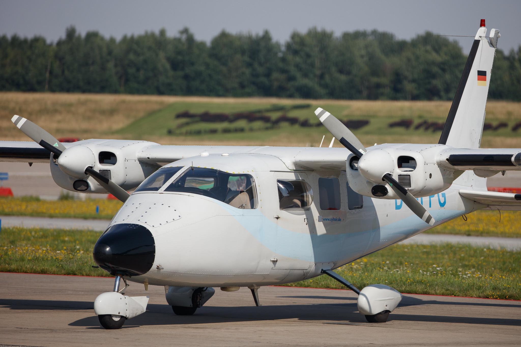 Hamburg Airport: Sylt Air (7E / AWU) |  Vulcanair P68 P68 | D-GFPG | MSN 170