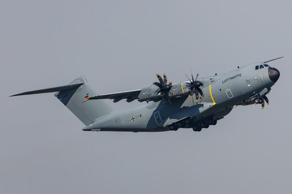 Hamburg Airport: German Air Force (/ GAF) | Airbus A400M-180 A400 A400 | 54+29 | MSN 090