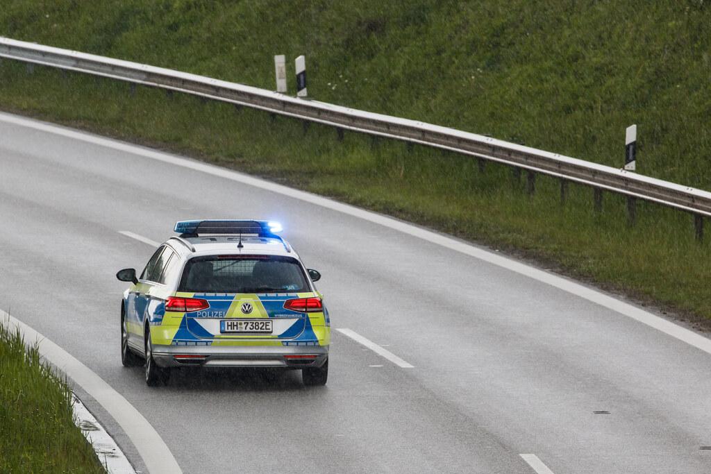 Hamburg Airport: Funkstreifenwagen der Polizei Hamburg