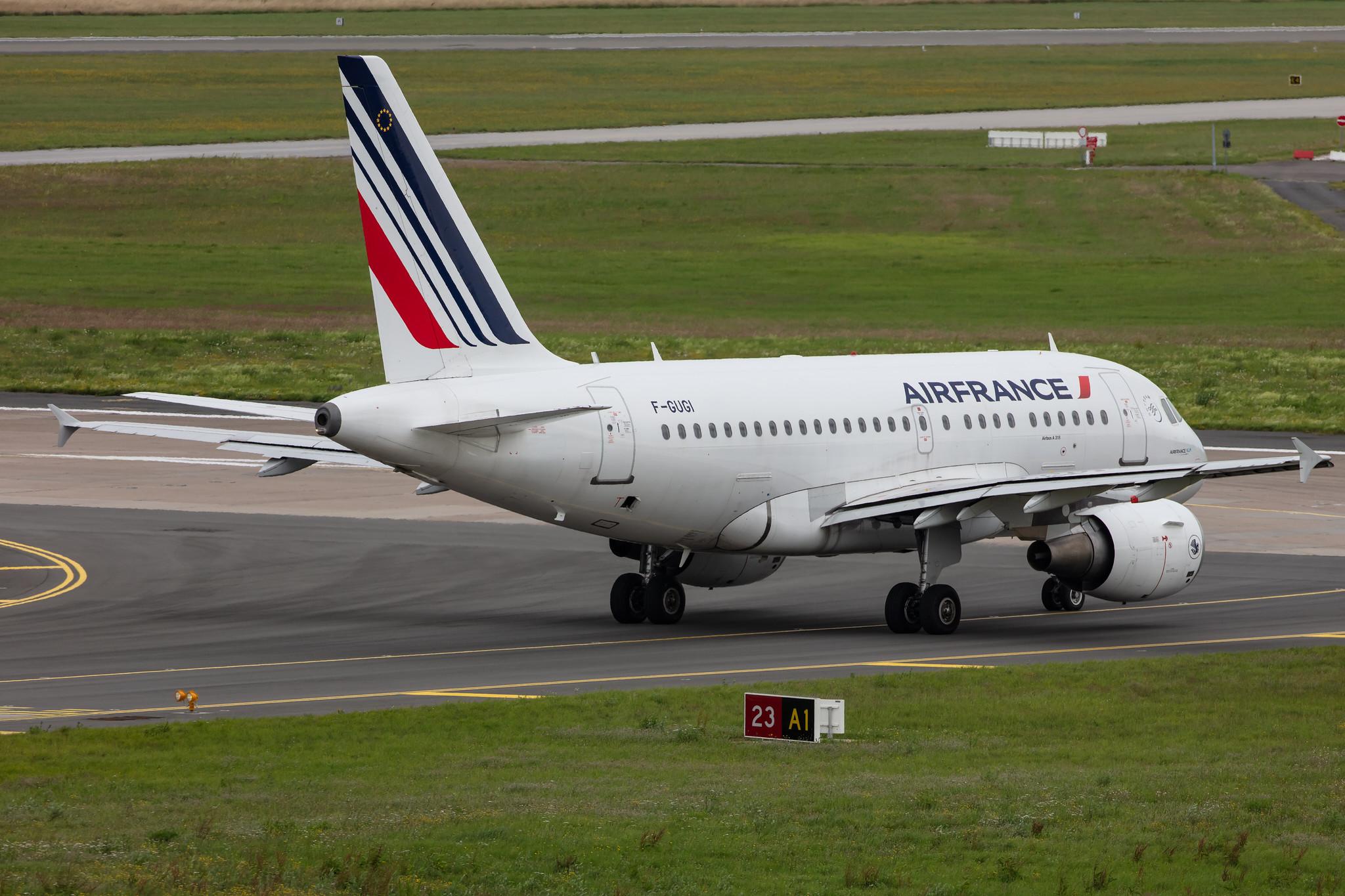 Hamburg Airport: Air France (AF / AFR) |  Airbus A318-111 A318 | F-GUGI | MSN 2350