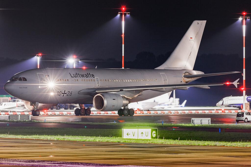 Hamburg Airport: German Air Force (/ GAF) | Airbus A310-304 MRTT A310 | 10+26 | MSN 522