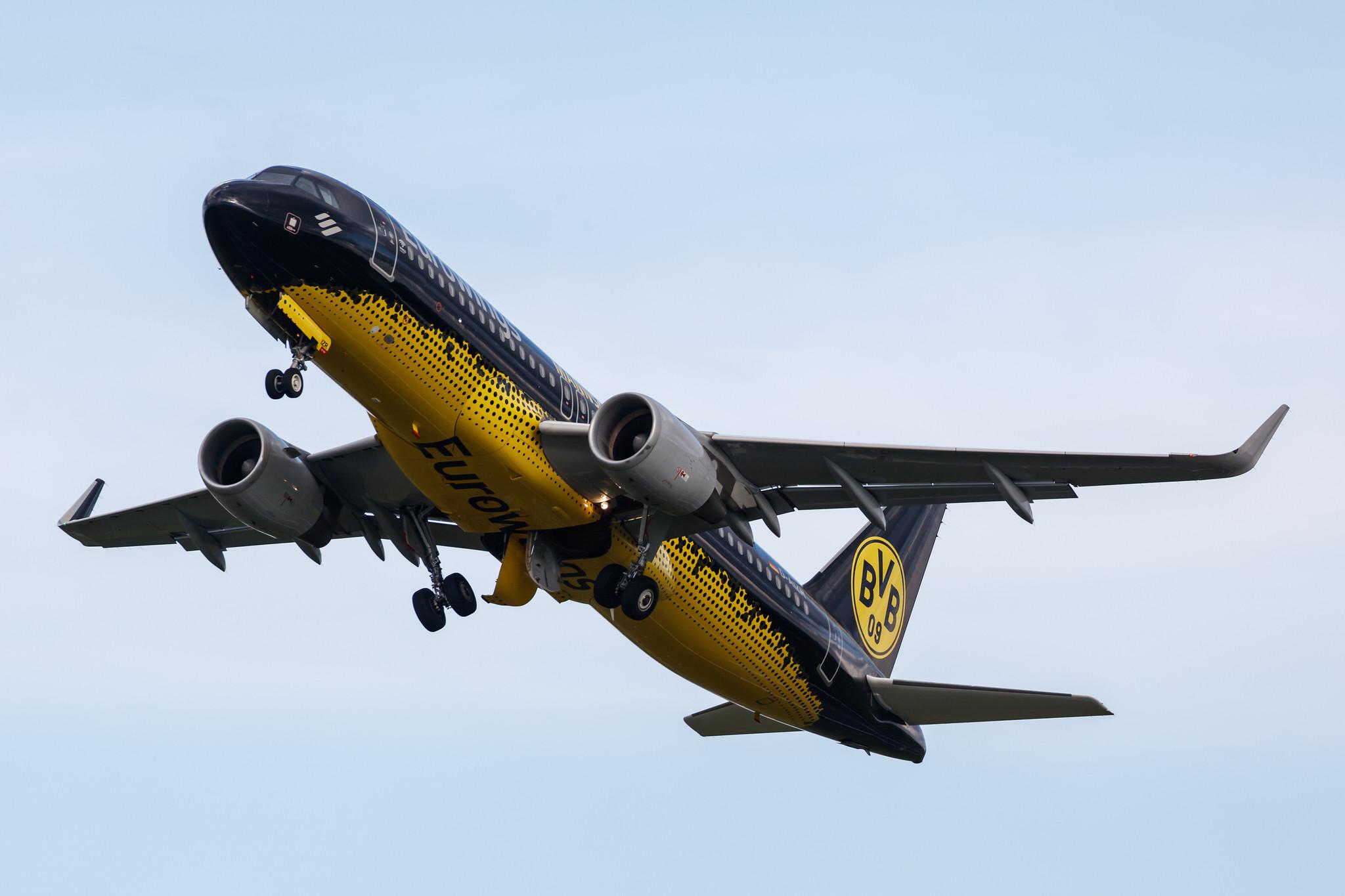 Hamburg Airport: Eurowings (EW / EWG) |  Livery: Borussia Dortmund Livery |  Airbus A320-214 A320 | D-AIZR | MSN 5525