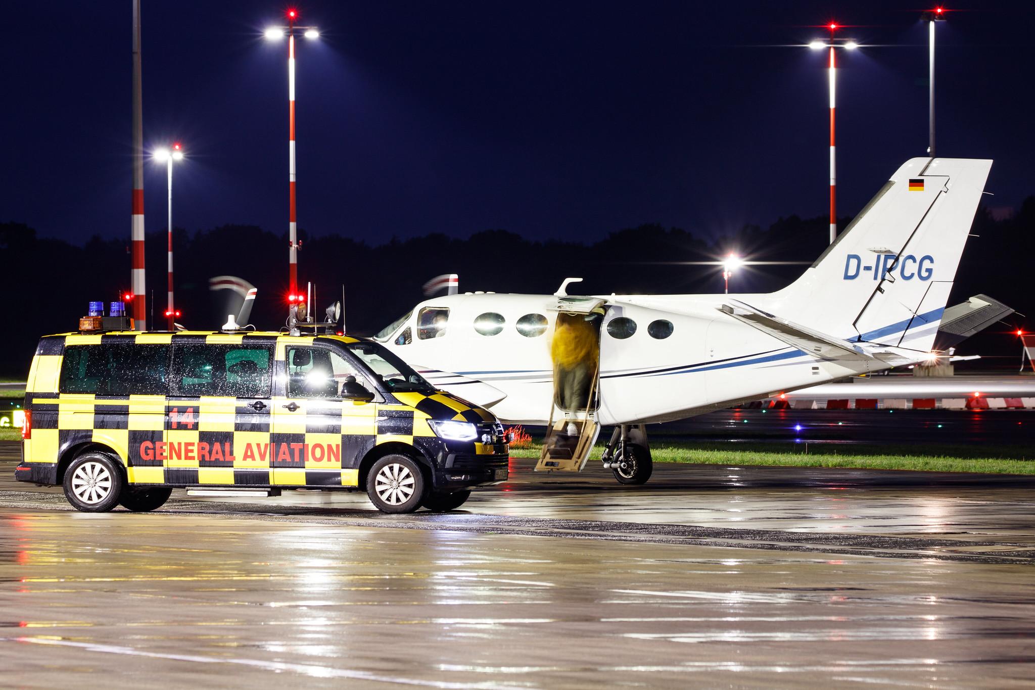Hamburg Airport: Aerowest |  Cessna 425 C425 | D-IPCG | MSN 425-0177