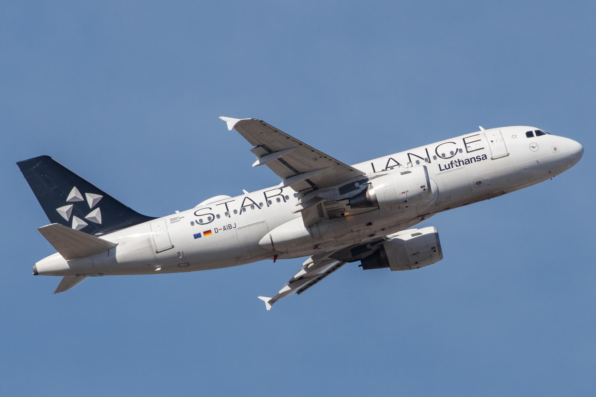Frankfurt Airport: Lufthansa (LH / DLH) |  Livery: Star Alliance Livery |  Airbus A319-112 A319 | D-AIBJ | MSN 5293