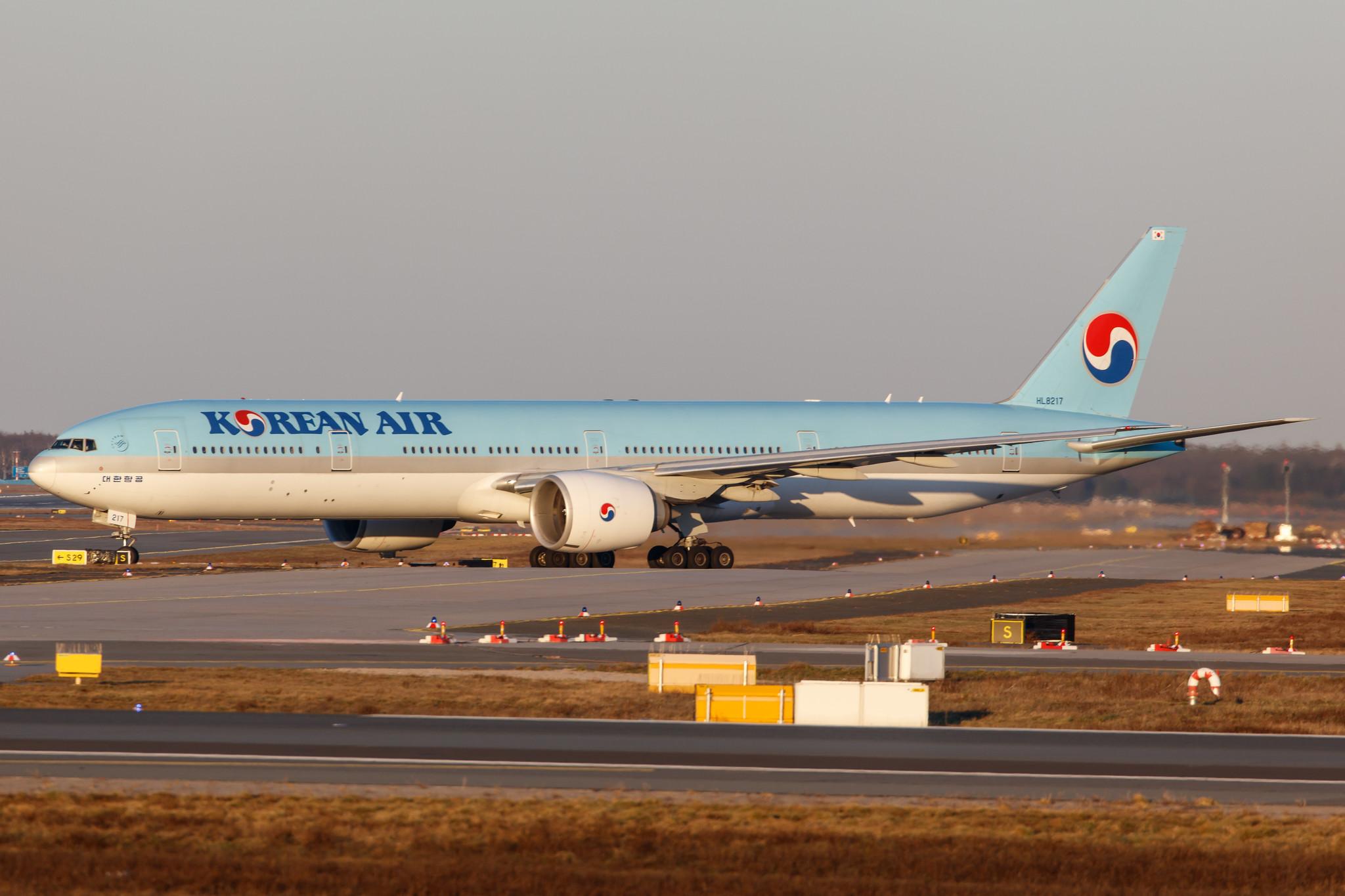 Frankfurt Airport: Korean Air (KE / KAL) |  Boeing 777-3B5(ER) B77W | HL8217 | MSN 37648