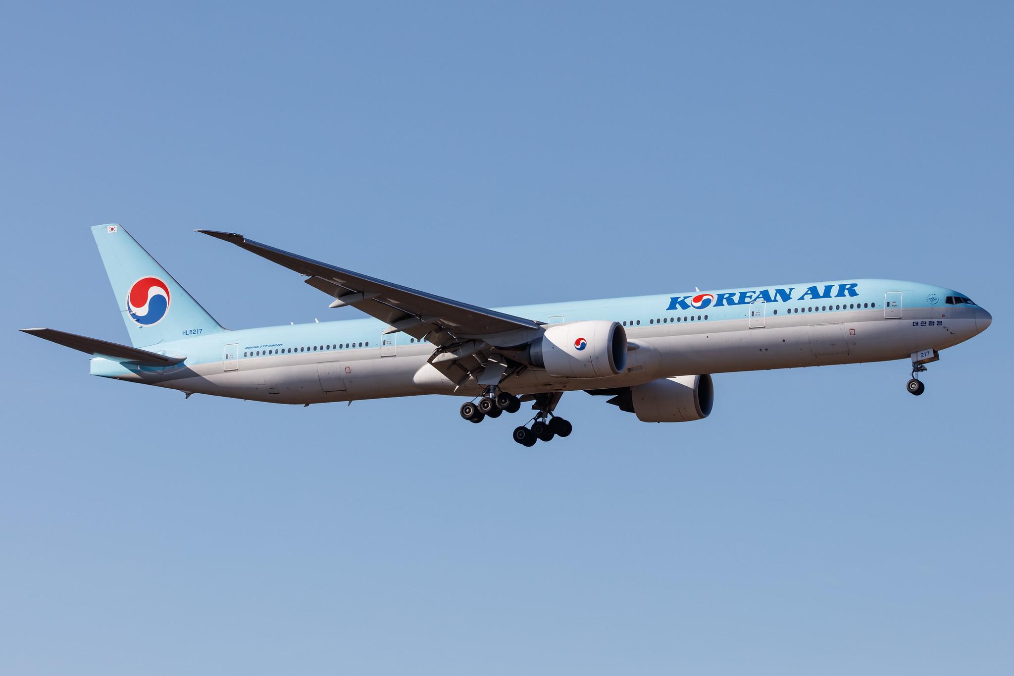 Frankfurt Airport: Korean Air (KE / KAL) |  Boeing 777-3B5(ER) B77W | HL8217 | MSN 37648