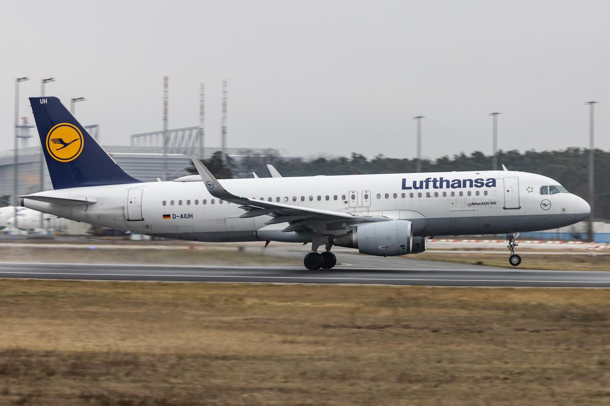 Frankfurt Airport: Lufthansa (LH / DLH) |  Airbus A320-214 A320 | D-AIUH | MSN 6225