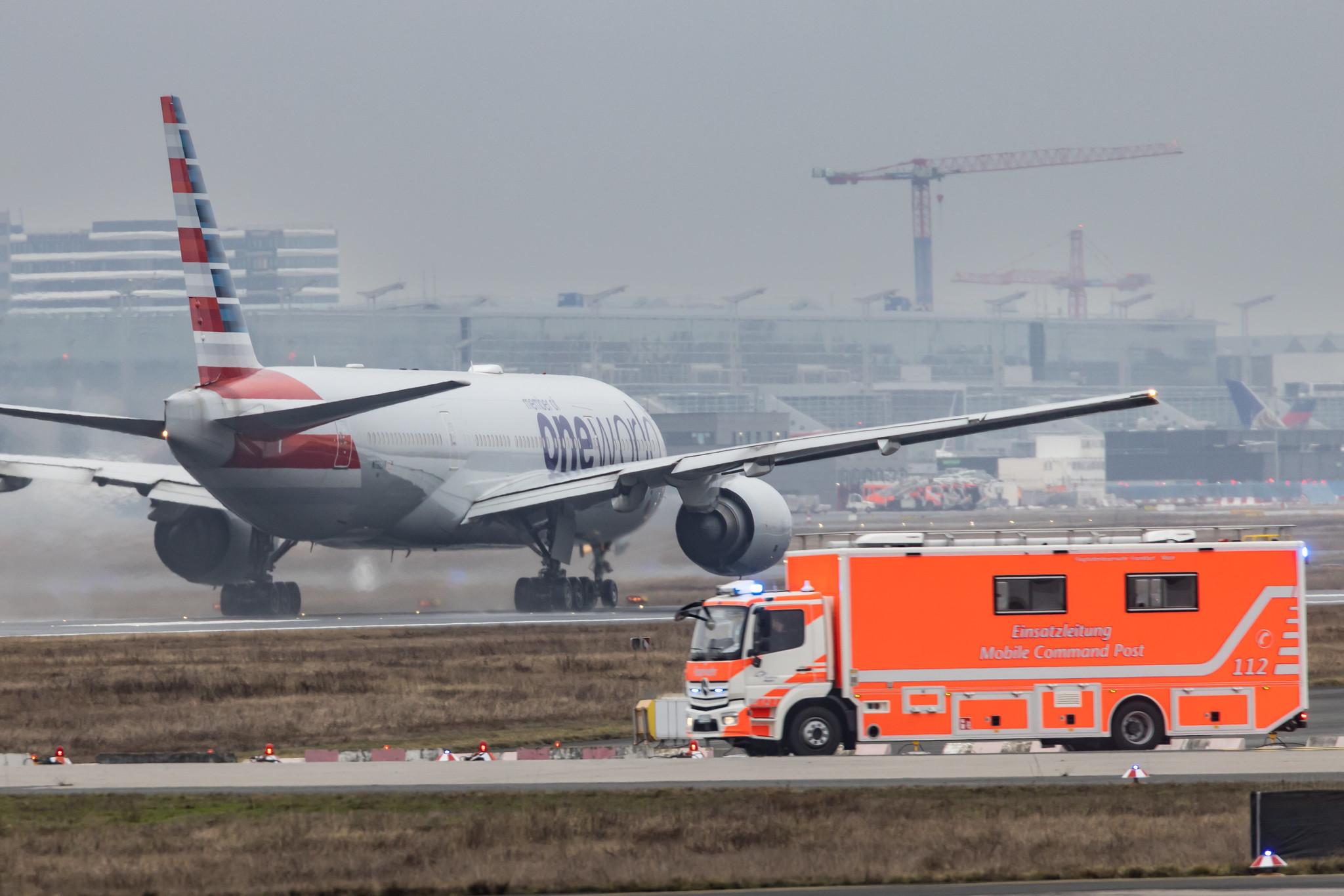 Frankfurt Airport: American Airlines (AA / AAL) |  Livery: Oneworld Livery |  Boeing 777-223(ER) B772 | N796AN | MSN 30796