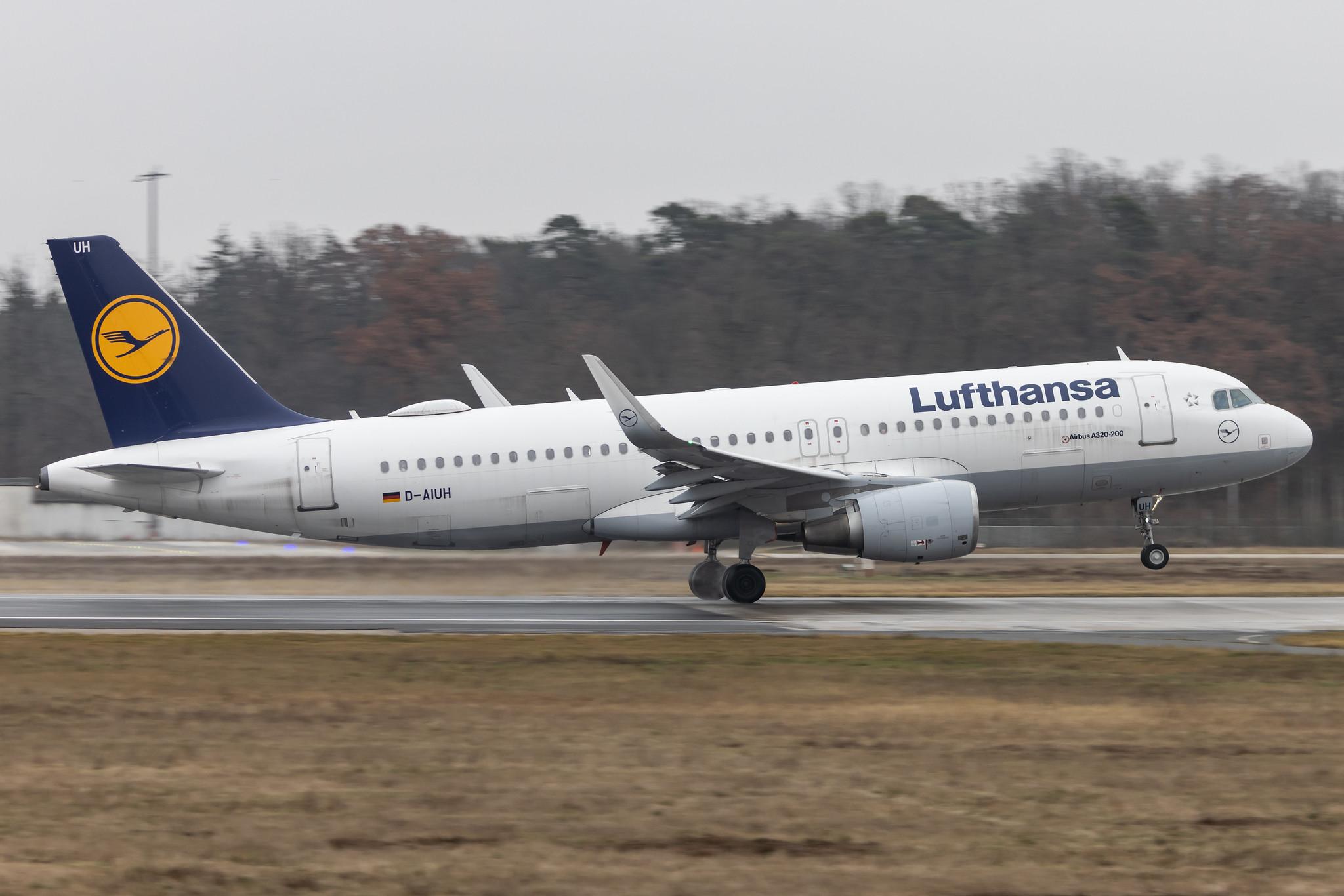 Frankfurt Airport: Lufthansa (LH / DLH) |  Airbus A320-214 A320 | D-AIUH | MSN 6225