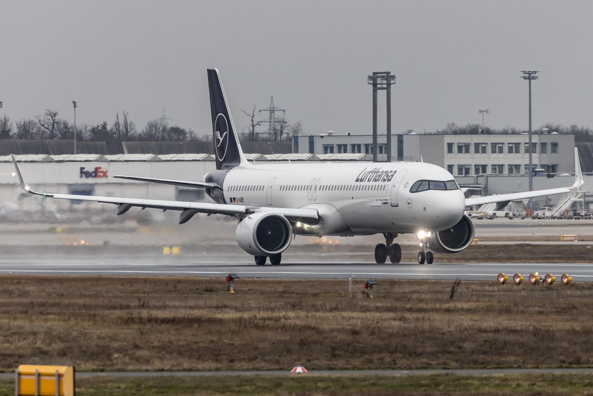 Frankfurt Airport: Lufthansa (LH / DLH) |  Airbus A321-271NX A21N | D-AIEK | MSN 10583