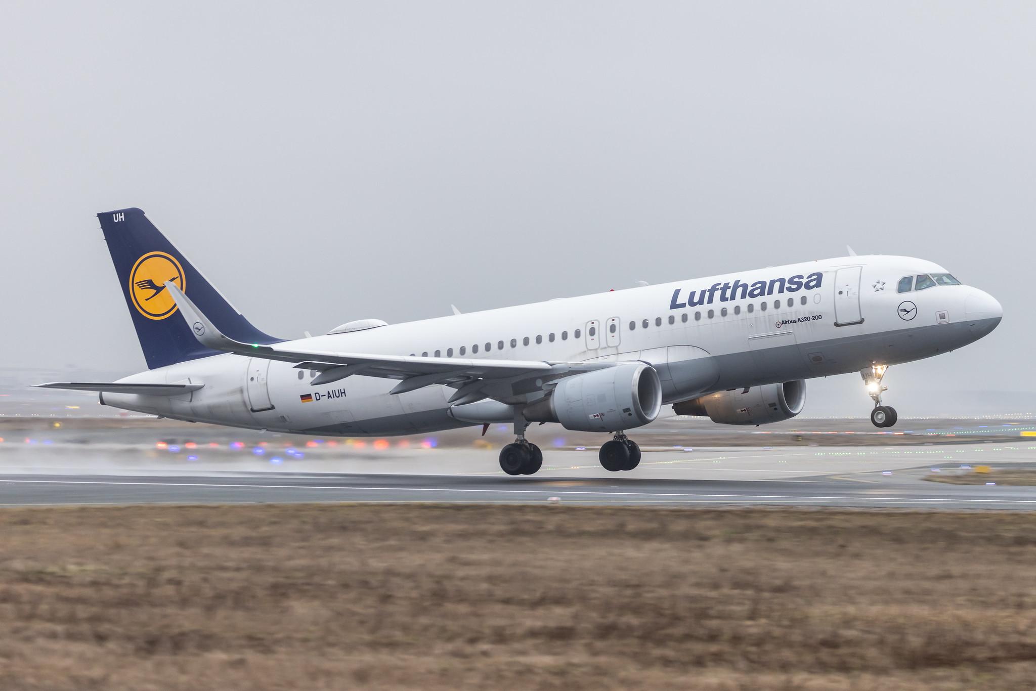 Frankfurt Airport: Lufthansa (LH / DLH) |  Airbus A320-214 A320 | D-AIUH | MSN 6225